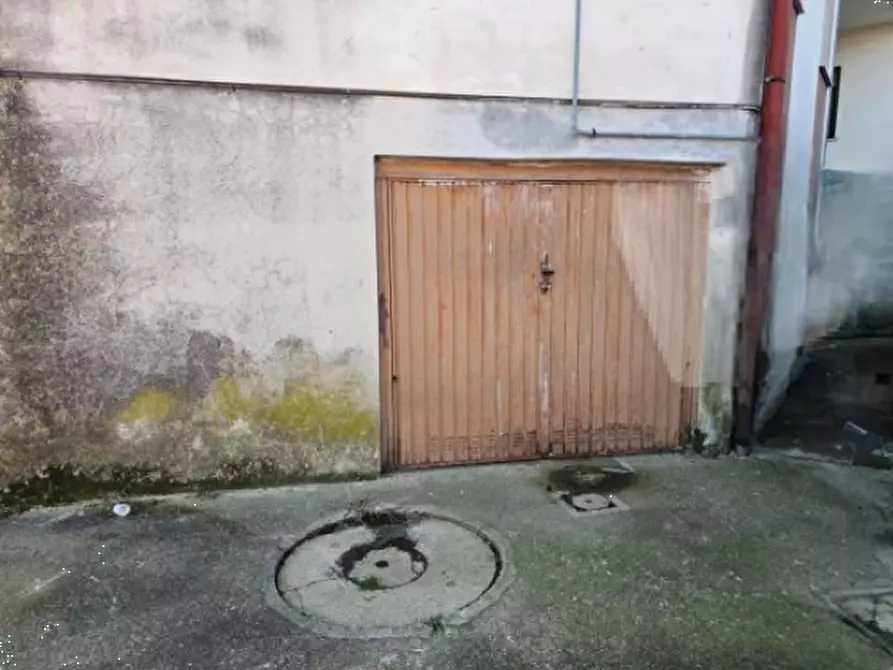 Immagine 9 di Negozio in vendita  in Via della Chiesa a Prata Di Pordenone