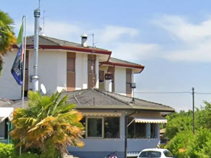 Immagine 10 di Negozio in vendita  in Via della Chiesa a Prata Di Pordenone