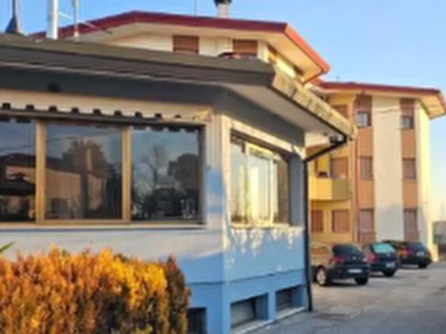 Immagine 12 di Negozio in vendita  in Via della Chiesa a Prata Di Pordenone