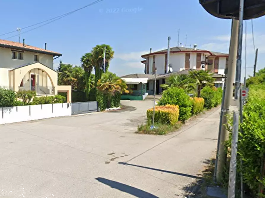 Immagine 13 di Negozio in vendita  in Via della Chiesa a Prata Di Pordenone