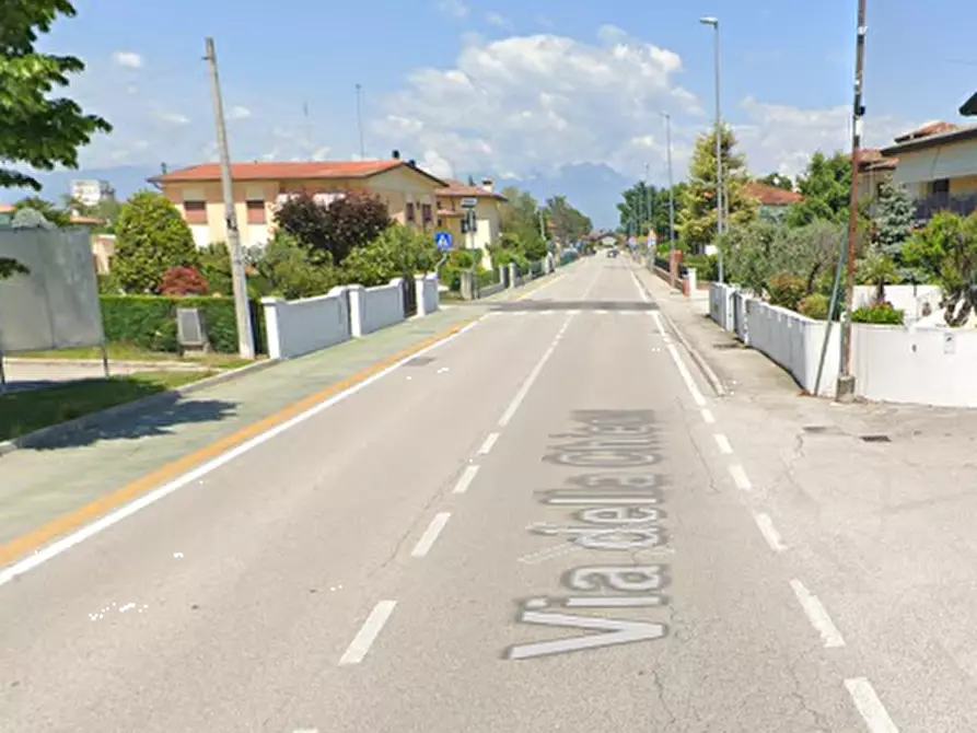 Immagine 14 di Negozio in vendita  in Via della Chiesa a Prata Di Pordenone