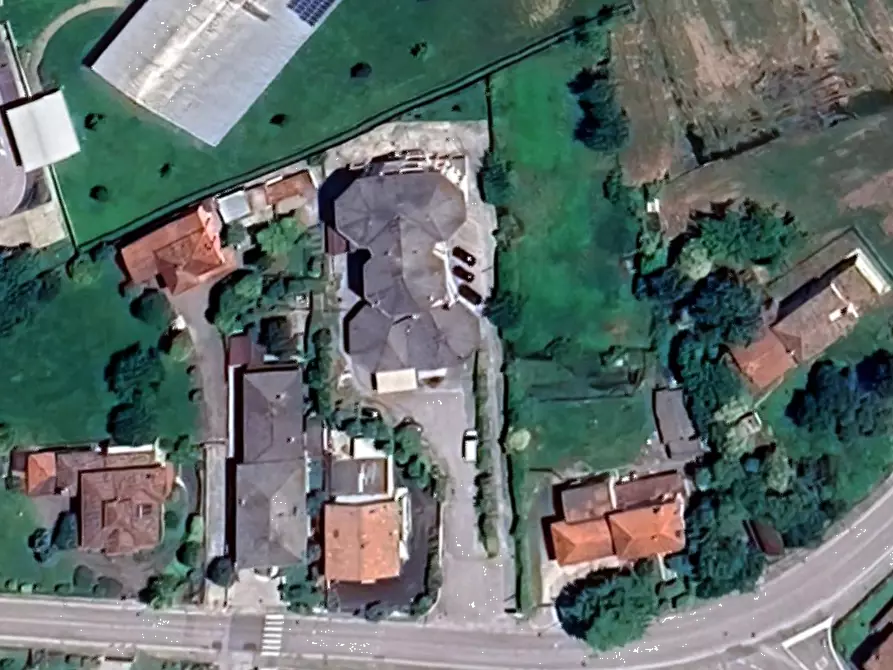 Immagine 17 di Negozio in vendita  in Via della Chiesa a Prata Di Pordenone