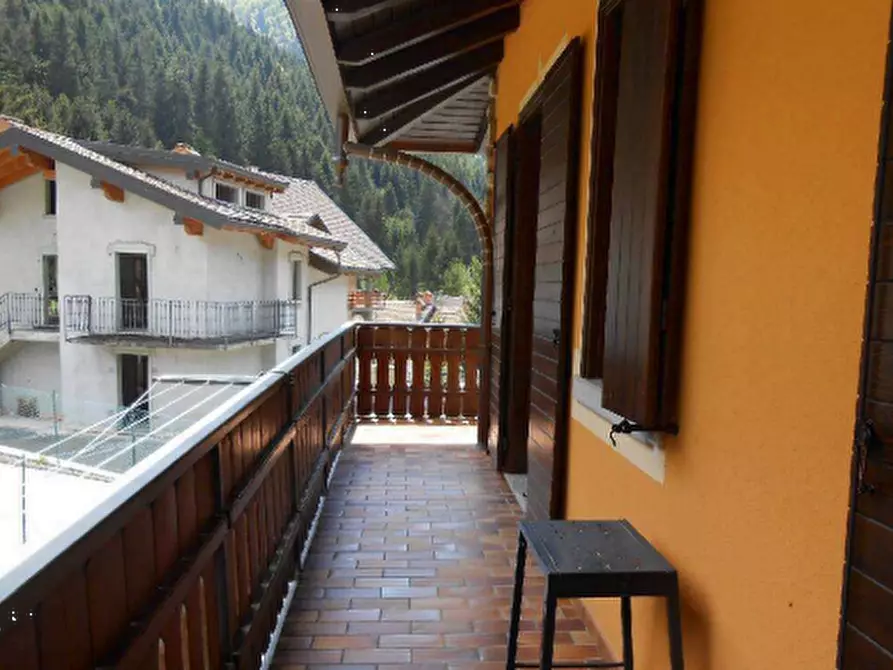 Immagine 2 di Appartamento in vendita  in Via Serta  a Schilpario