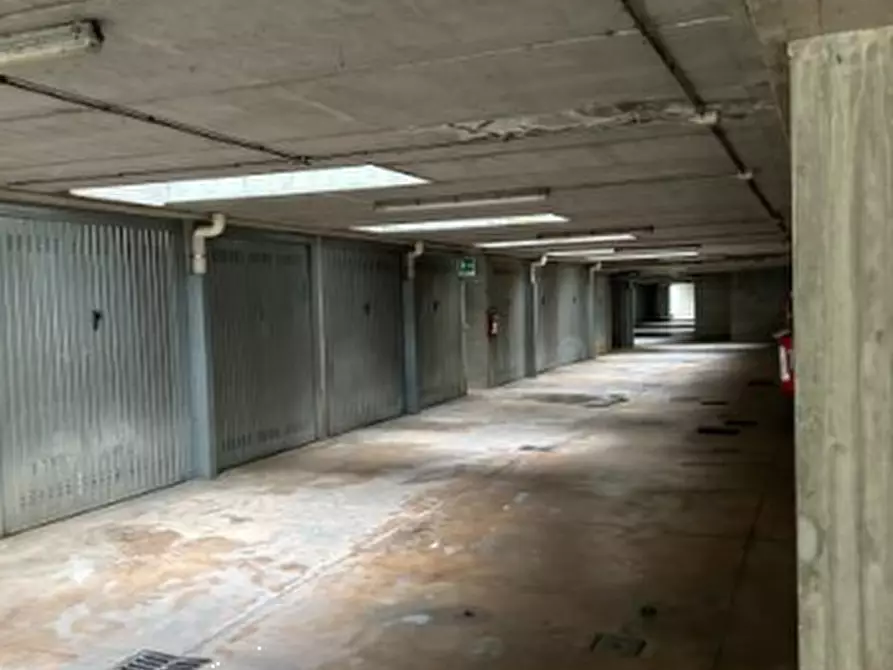 Immagine 2 di Garage in vendita  in via Peter Paul Rubens a Brembate Di Sopra