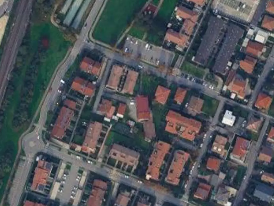 Immagine 6 di Garage in vendita  in Via Pasubio a Stezzano