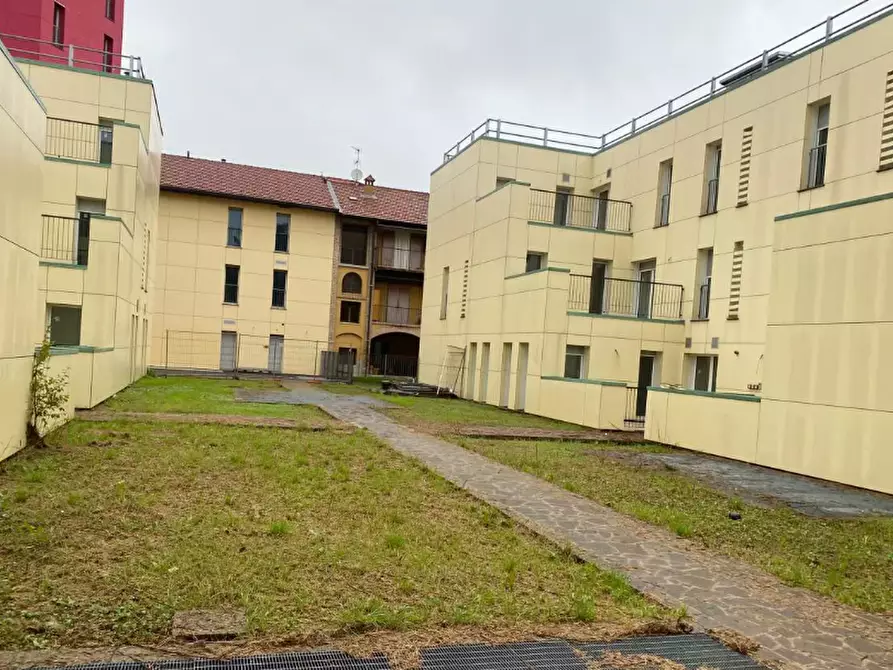 Immagine 3 di Stabile in vendita  in Via Guglielmo Marconi  a Verdello