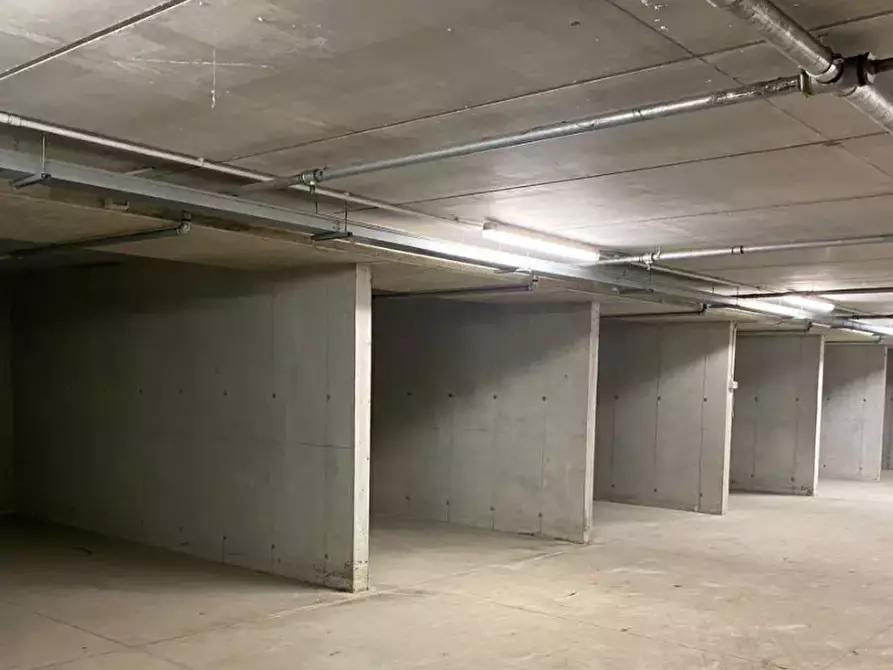 Immagine 4 di Stabile in vendita  in Via Guglielmo Marconi  a Verdello