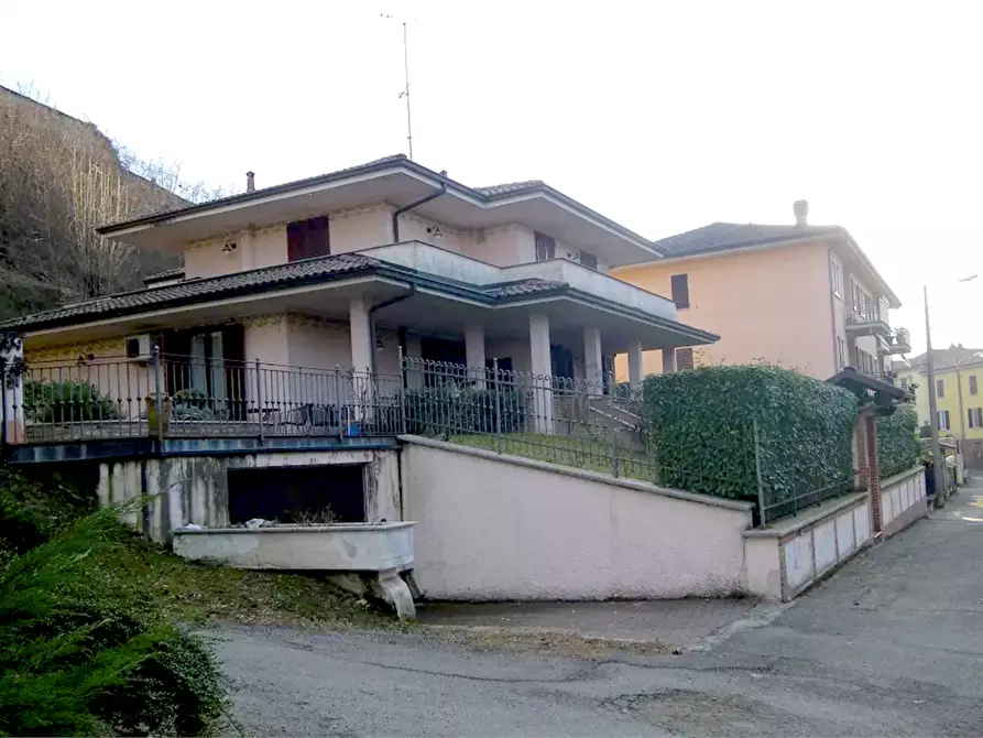 Immagine 2 di Villa in vendita  in Via Rinarolo a Tortona