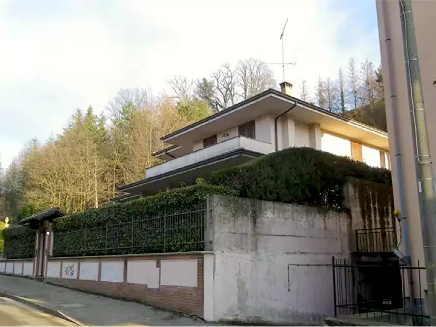 Immagine 3 di Villa in vendita  in Via Rinarolo a Tortona