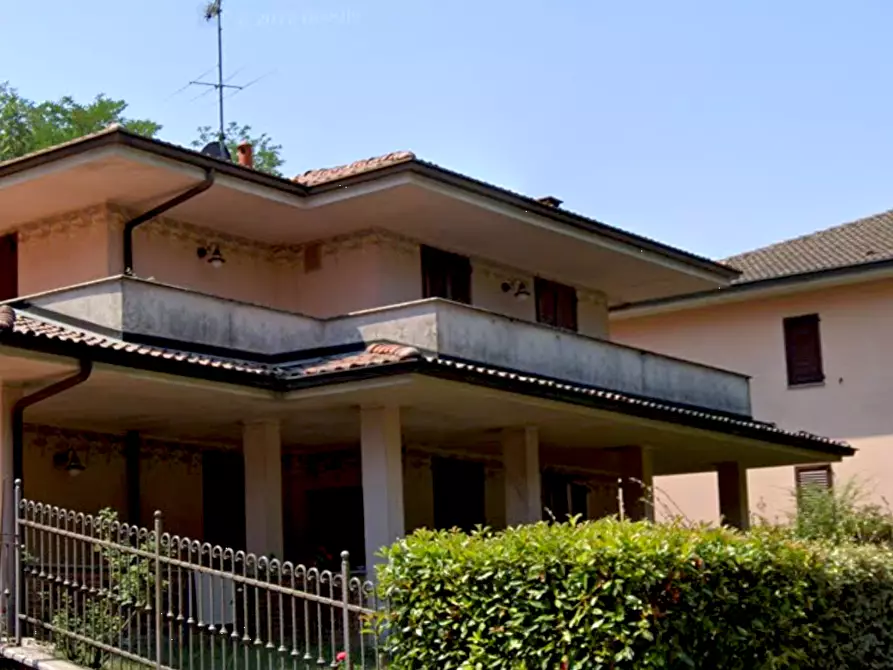 Immagine 8 di Villa in vendita  in Via Rinarolo a Tortona