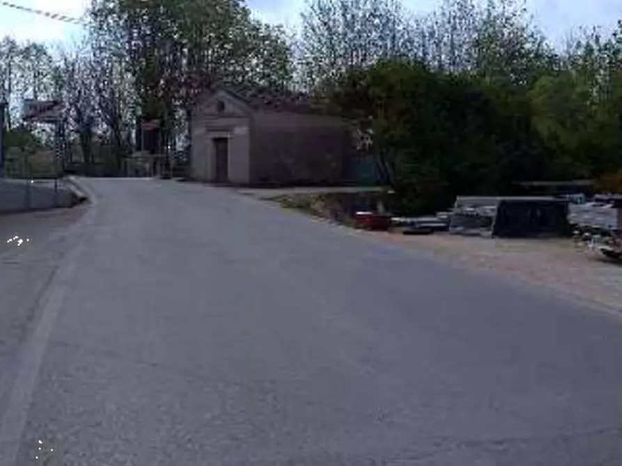 Immagine 2 di Stabile in vendita  in Via Filermo a Caneva