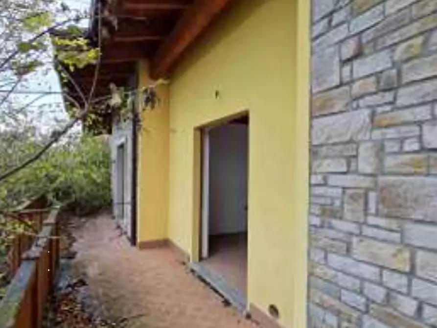 Immagine 6 di Appartamento in vendita  in Via Camarelli a San Giovanni Bianco