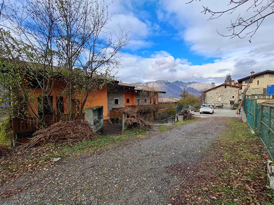 Immagine 7 di Appartamento in vendita  in Via Camarelli a San Giovanni Bianco