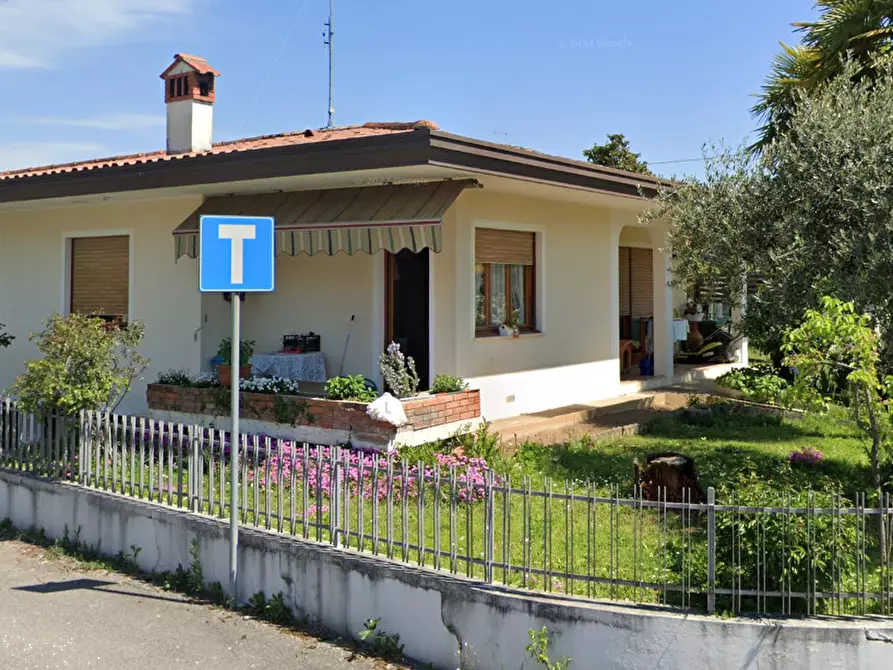 Immagine 3 di Villa in vendita  in Via Piemonte a Porcia