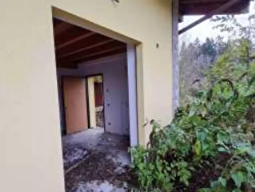 Immagine 3 di Appartamento in vendita  in Via Camarelli a San Giovanni Bianco