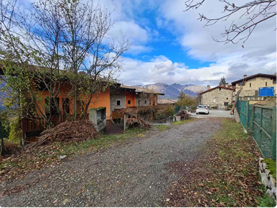 Immagine 1 di Appartamento in vendita  in Via Camarelli a San Giovanni Bianco