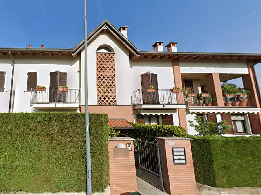 Immagine 10 di Appartamento in vendita  in Via Enrico Fermi a Lomagna