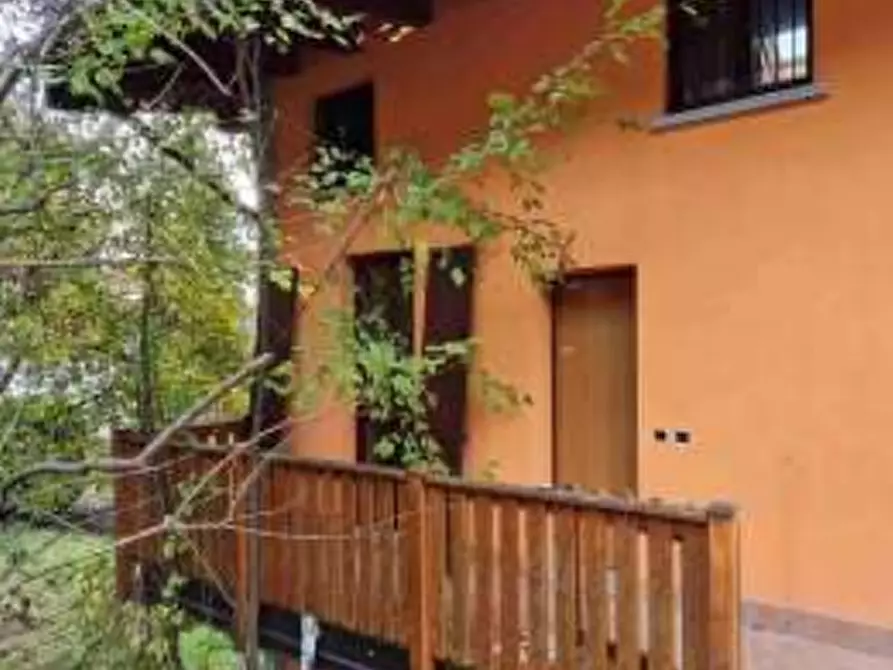 Immagine 1 di Appartamento in vendita  in  Via Camarelli a San Giovanni Bianco