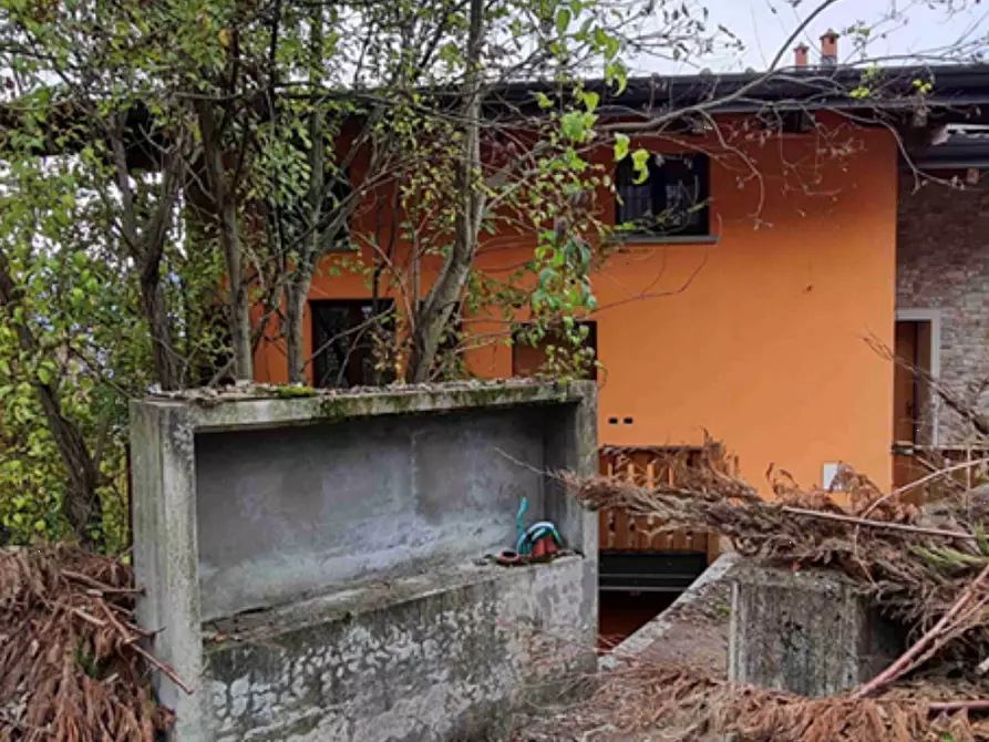 Immagine 4 di Appartamento in vendita  in Via Camarelli  a San Giovanni Bianco