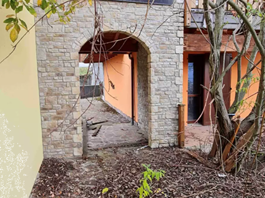 Immagine 8 di Appartamento in vendita  in Via Camarelli  a San Giovanni Bianco