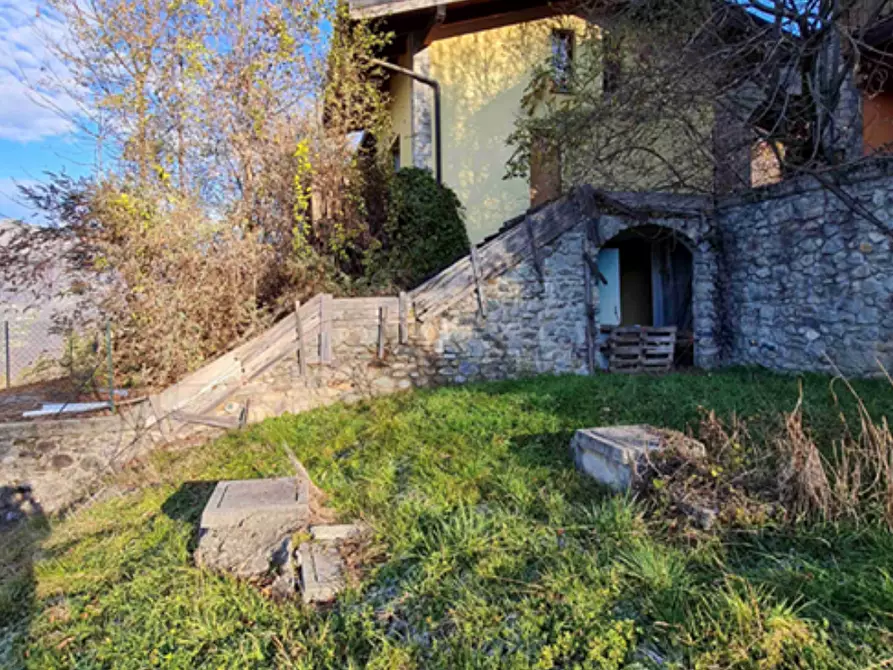 Immagine 10 di Appartamento in vendita  in Via Camarelli  a San Giovanni Bianco