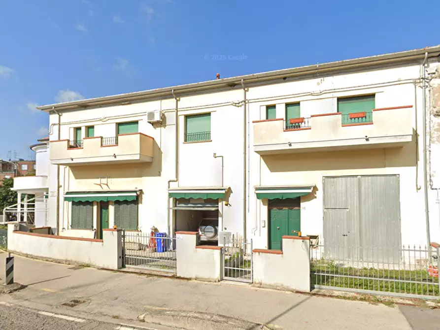 Immagine 9 di Appartamento in vendita  in Via delle Venezie a Tresignana