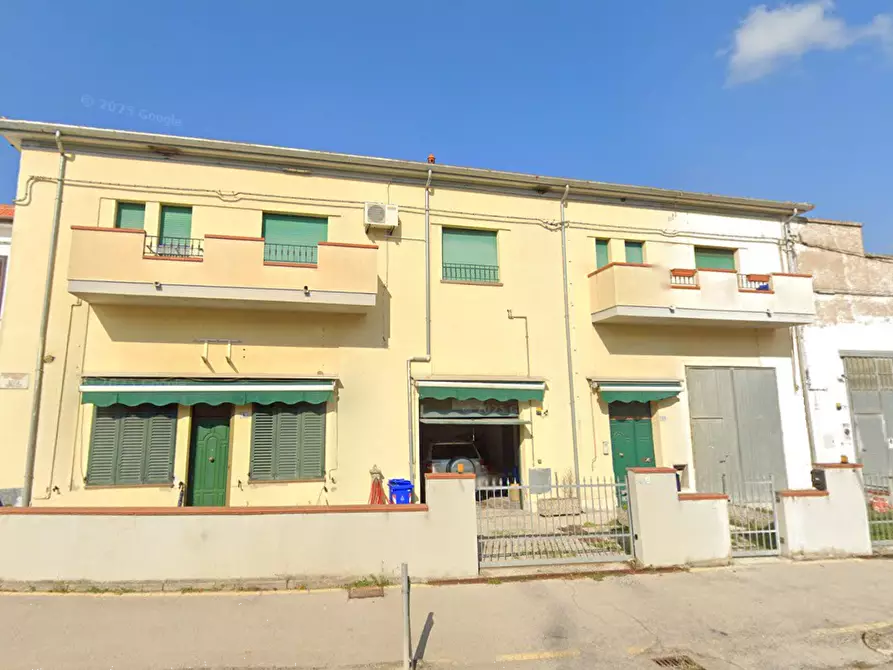 Immagine 13 di Appartamento in vendita  in Via delle Venezie a Tresignana