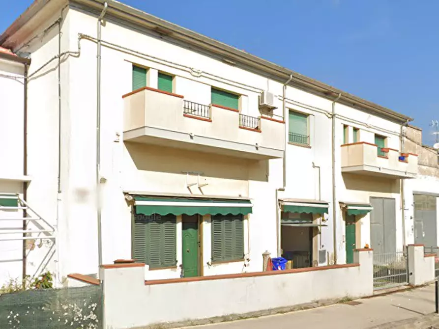 Immagine 15 di Appartamento in vendita  in Via delle Venezie a Tresignana