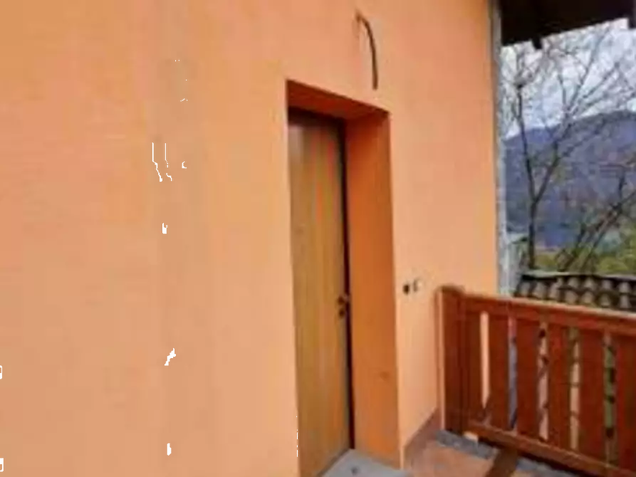 Immagine 3 di Appartamento in vendita  in Via Camarelli a San Giovanni Bianco