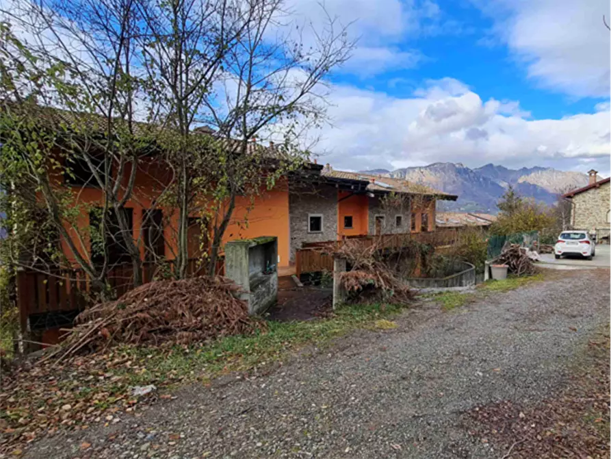 Immagine 5 di Appartamento in vendita  in Via Camarelli a San Giovanni Bianco