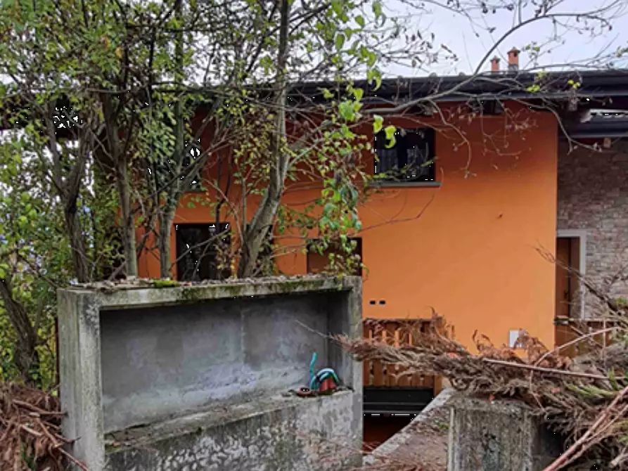 Immagine 6 di Appartamento in vendita  in Via Camarelli a San Giovanni Bianco