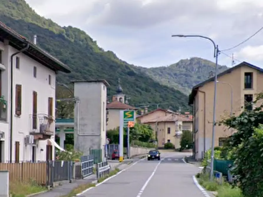 Immagine 14 di Appartamento in vendita  in Via Guglielmo Marconi  a Brinzio