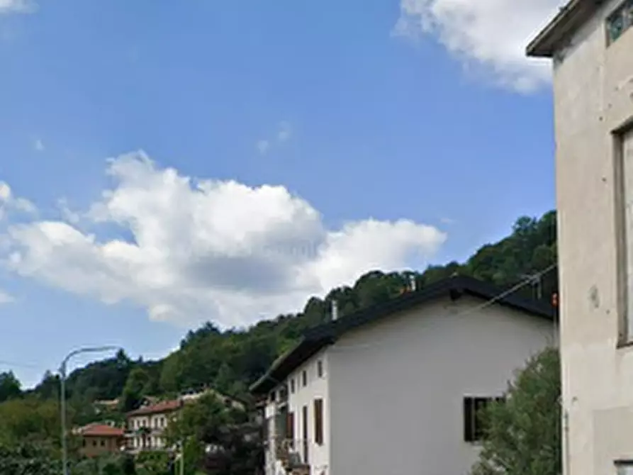 Immagine 3 di Appartamento in vendita  in Via Guglielmo Marconi  a Brinzio