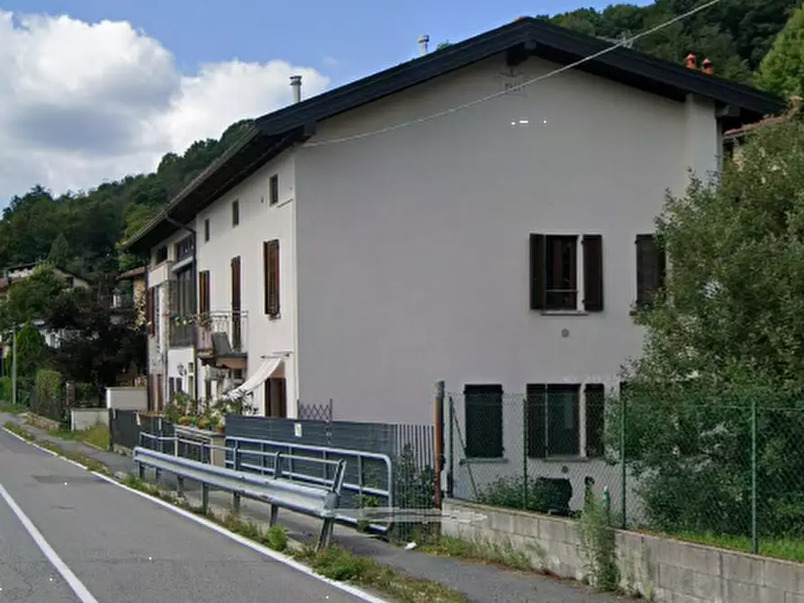 Immagine 6 di Appartamento in vendita  in Via Guglielmo Marconi  a Brinzio