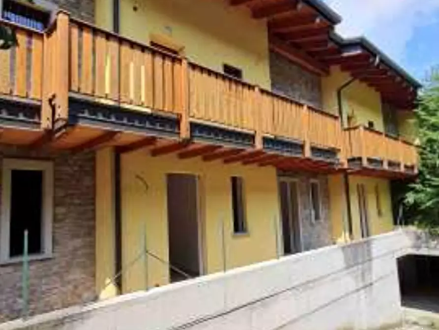 Immagine 1 di Appartamento in vendita  in Via Camarelli  a San Giovanni Bianco