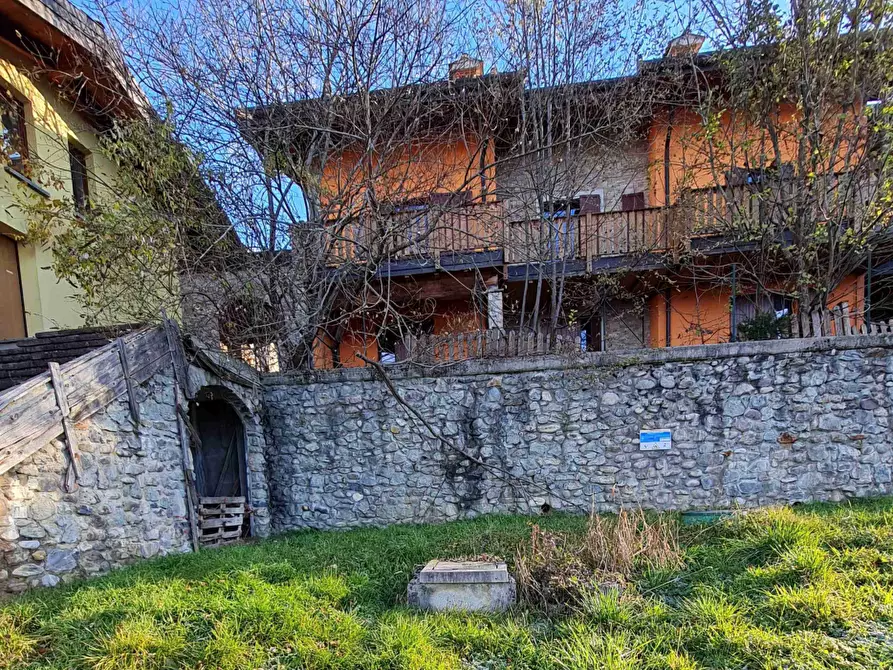 Immagine 10 di Appartamento in vendita  in Via Camarelli  a San Giovanni Bianco