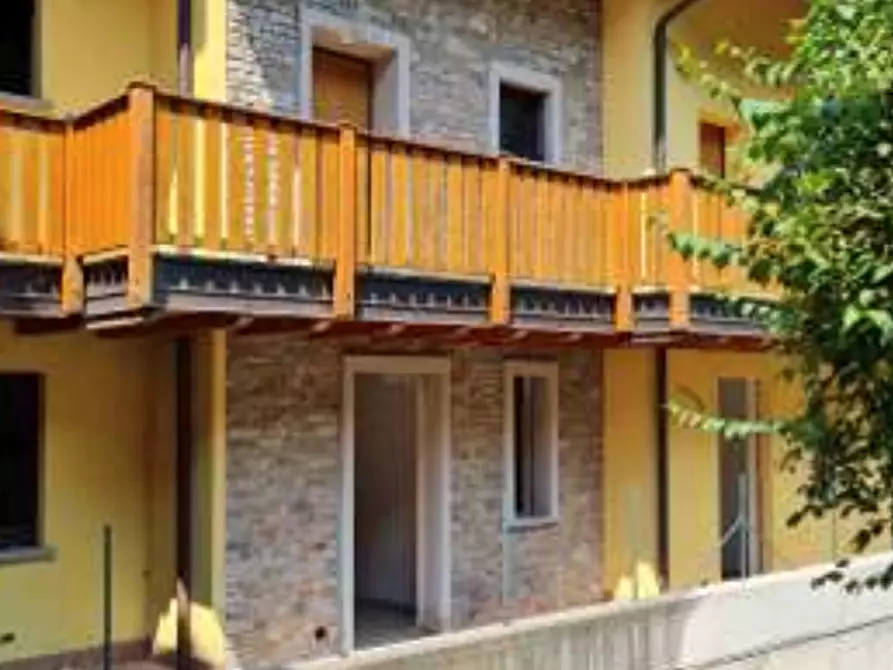 Immagine 1 di Appartamento in vendita  in Via Camarelli a San Giovanni Bianco