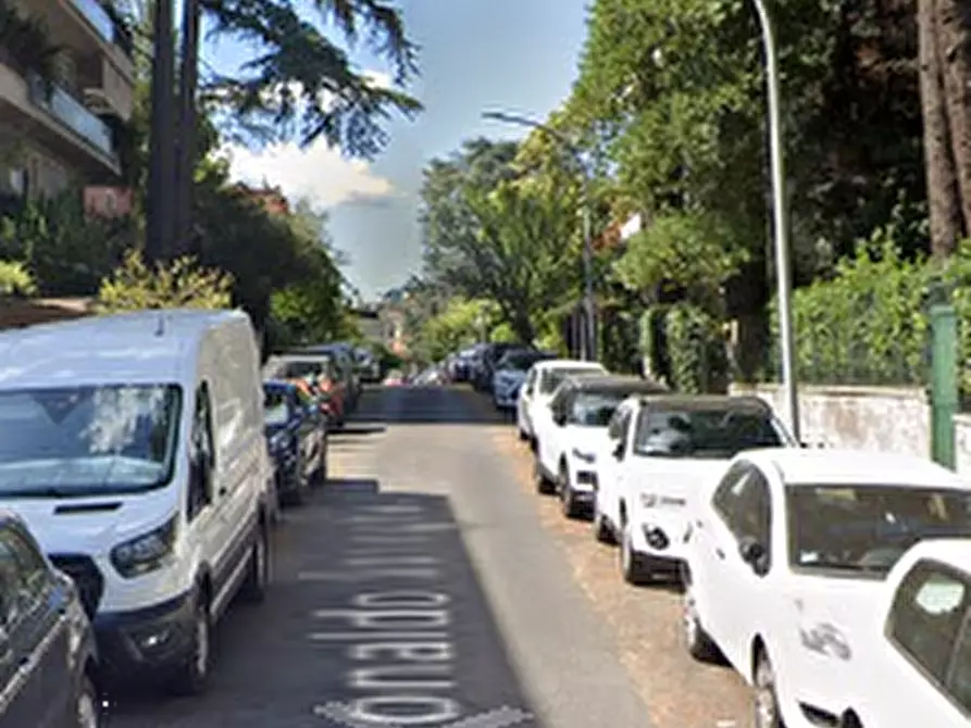 Immagine 12 di Appartamento in vendita  in Via Ronciglione a Roma