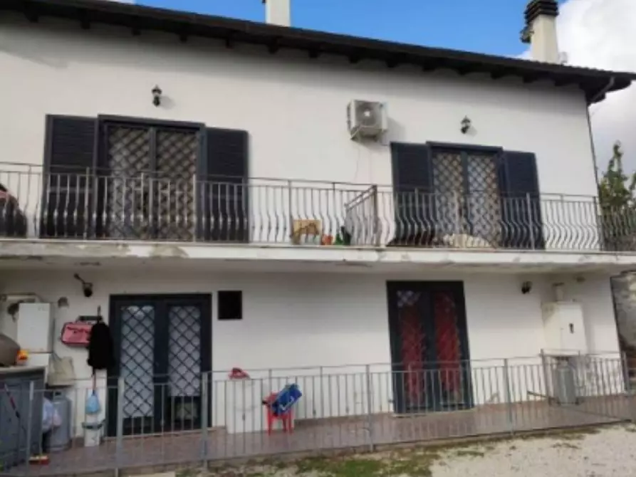 Immagine 3 di Villa in vendita  in Via Colle Caldara a Velletri