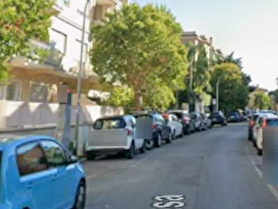 Immagine 10 di Appartamento in vendita  in Via Brunate a Roma