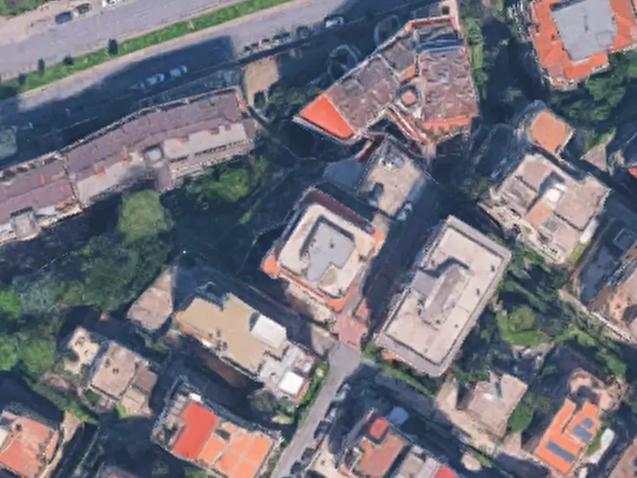 Immagine 15 di Appartamento in vendita  in Via Brunate a Roma