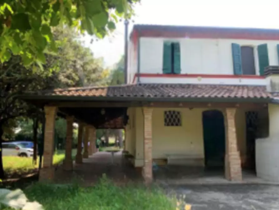 Immagine 3 di Villa in vendita  in  Via Lunetta a Ravenna