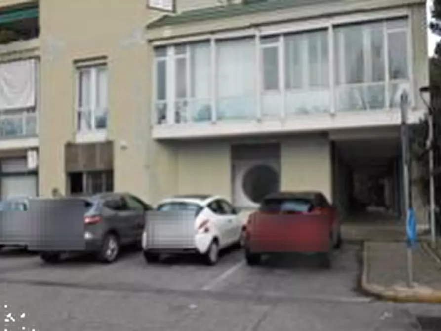 Immagine 2 di Negozio in vendita  in Via Salvo D Acquisto  a Pesaro