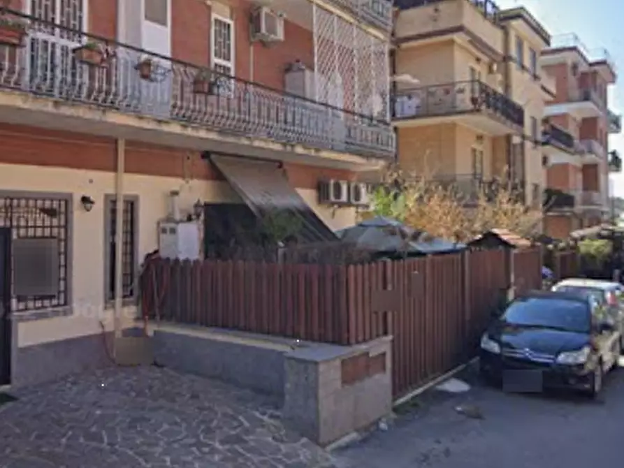 Immagine 3 di Negozio in vendita  in Via Achemenide a Roma