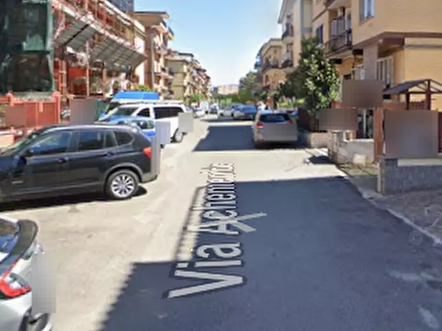 Immagine 5 di Negozio in vendita  in Via Achemenide a Roma