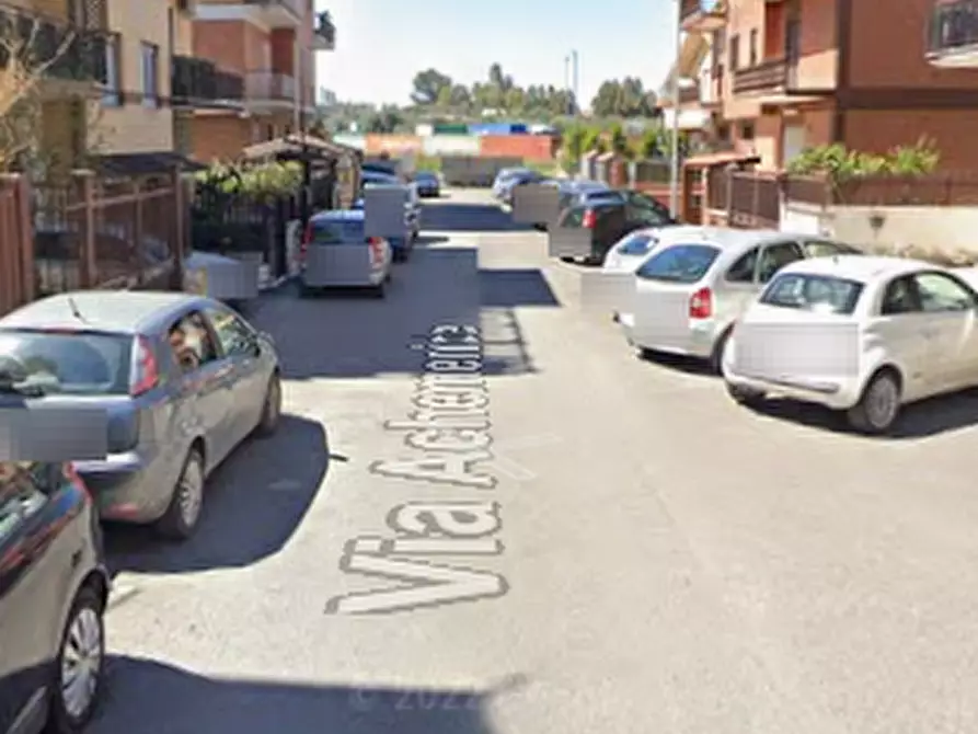 Immagine 6 di Negozio in vendita  in Via Achemenide a Roma