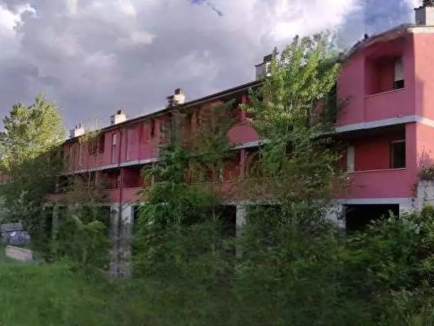 Immagine 1 di Villetta a schiera in vendita  in Via Carlo Cassola a Roma