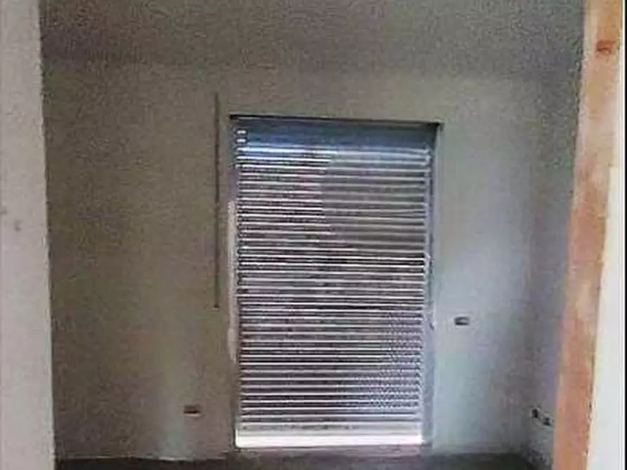 Immagine 8 di Villetta a schiera in vendita  in Via Carlo Cassola a Roma