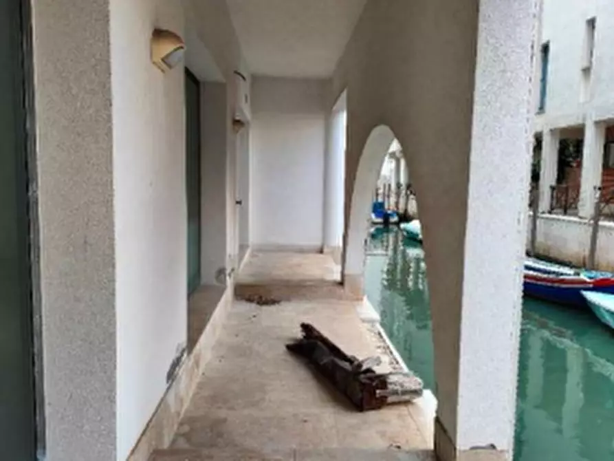 Immagine 5 di Appartamento in vendita  in Isola Giudecca a Venezia