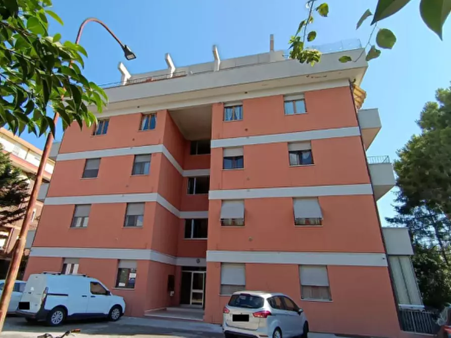 Immagine 9 di Appartamento in vendita  in Via Carlo Poma  a Fano